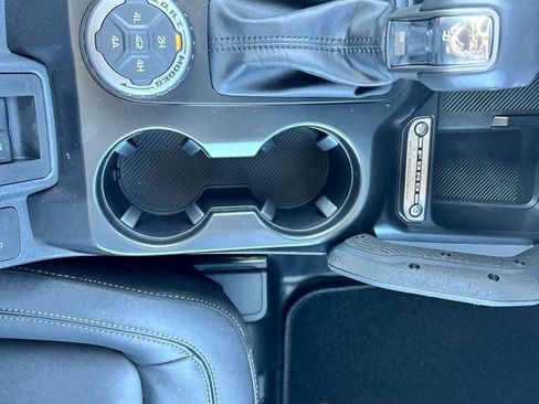 New 2025 Ford Bronco Badlands image 21