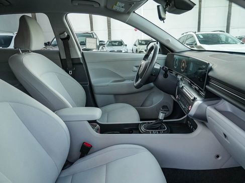Used 2025 Hyundai Kona SEL FWD image 19
