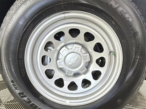 Certified 2025 Chevrolet Silverado 1500 W/T w/ WT Value Package image 31