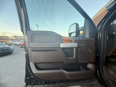 Used 2019 Ford F250 King Ranch w/ King Ranch Ultimate Package image 21