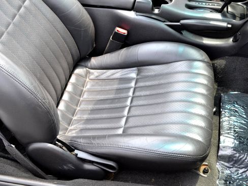 Used 2002 Chevrolet Camaro Z28 w/ SS Performance/Appearance Pkg image 31