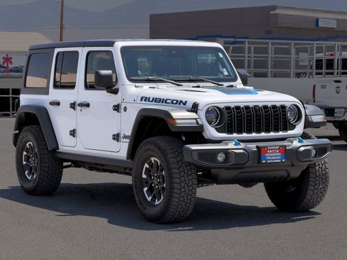 Used 2024 Jeep Wrangler Unlimited Rubicon 4xe w/ Technology Group AWD/4WD image 7