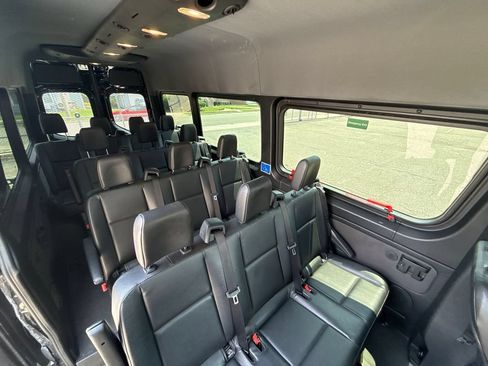 Used 2019 Mercedes-Benz Sprinter 2500 w/ Acoustic Package image 27