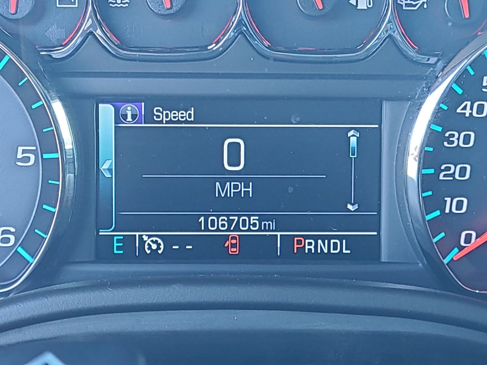 Used 2017 Chevrolet Suburban LT RWD image 11