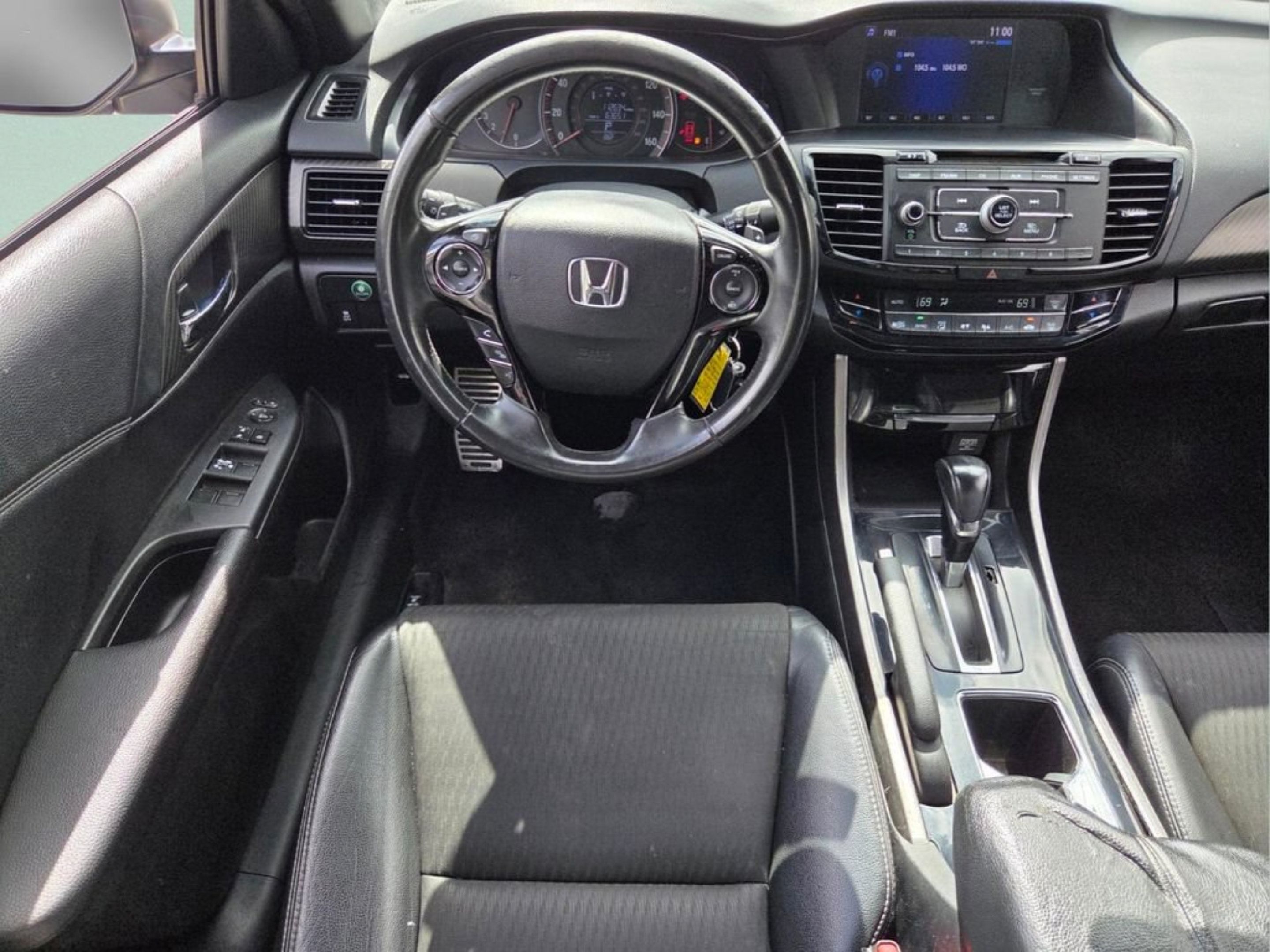 Used 2017 Honda Accord Sport image 11