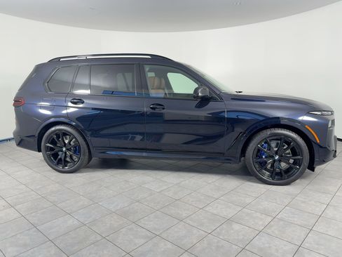 New 2026 BMW X7 M60i image 8