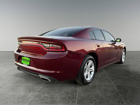 Used 2017 Dodge Charger SE RWD image 7