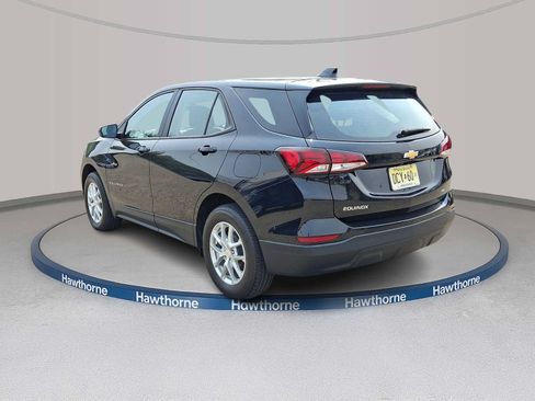 Used 2023 Chevrolet Equinox LS AWD/4WD image 4
