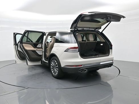 Used 2023 Lincoln Aviator Reserve w/ Equipment Group 201A image 47