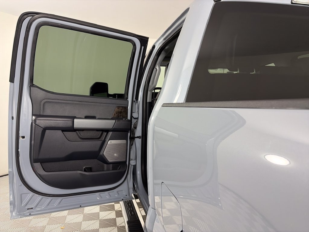 Certified 2025 Ford F350 4x4 Crew Cab Super Duty image 12