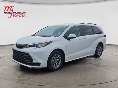 Used 2021 Toyota Sienna LE