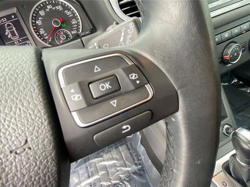 Used 2017 Volkswagen Tiguan S image 8