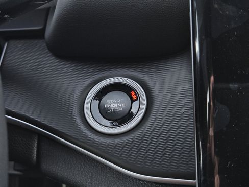 New 2025 Jeep Grand Cherokee L Altitude image 9