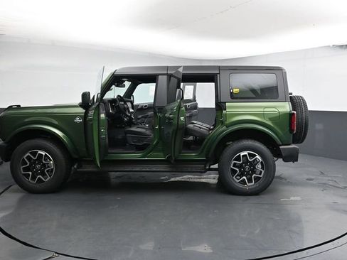 New 2025 Ford Bronco Outer Banks image 32