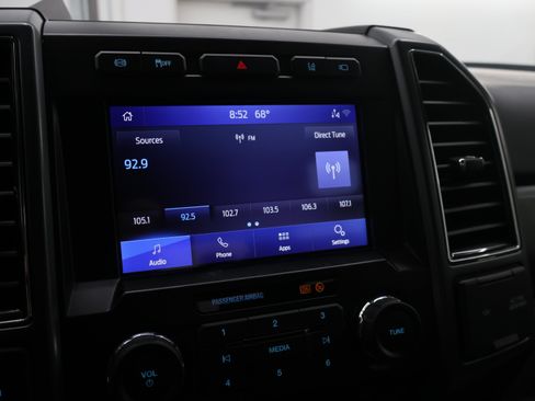 Used 2021 Ford F250 XLT w/ XLT Premium Package AWD/4WD image 12