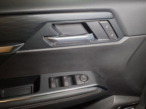 New 2026 GMC Acadia Elevation image 16