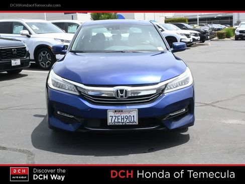 Used 2017 Honda Accord Touring image 2