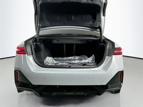New 2026 BMW i5 eDrive40 w/ M Sport Package RWD image 27