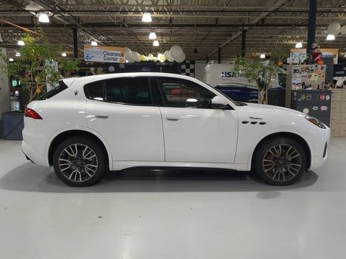 Used 2023 Maserati Grecale Modena AWD/4WD image 8