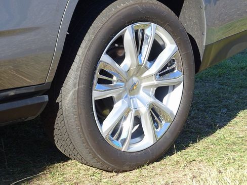 Used 2024 Chevrolet Tahoe High Country image 34