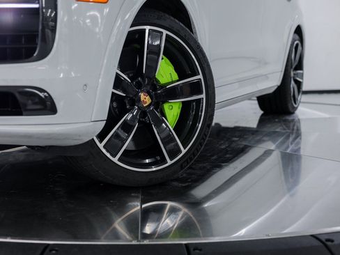 Certified 2022 Porsche Cayenne Turbo S image 12