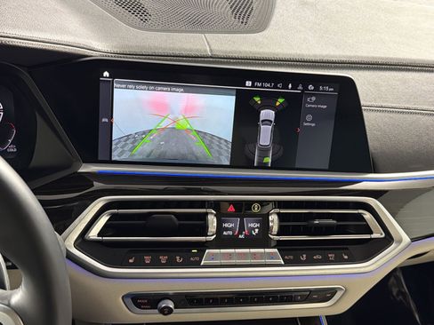 Used 2021 BMW X5 xDrive40i w/ M Sport Package image 19