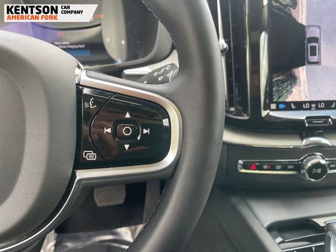 Used 2025 Volvo XC60 B5 Plus AWD/4WD image 19