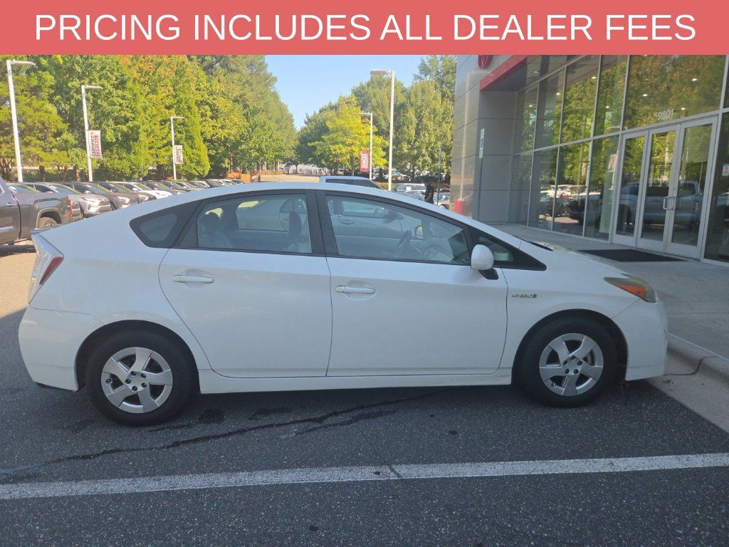Used 2011 Toyota Prius Three w/ Navigation Pkg FWD image 9
