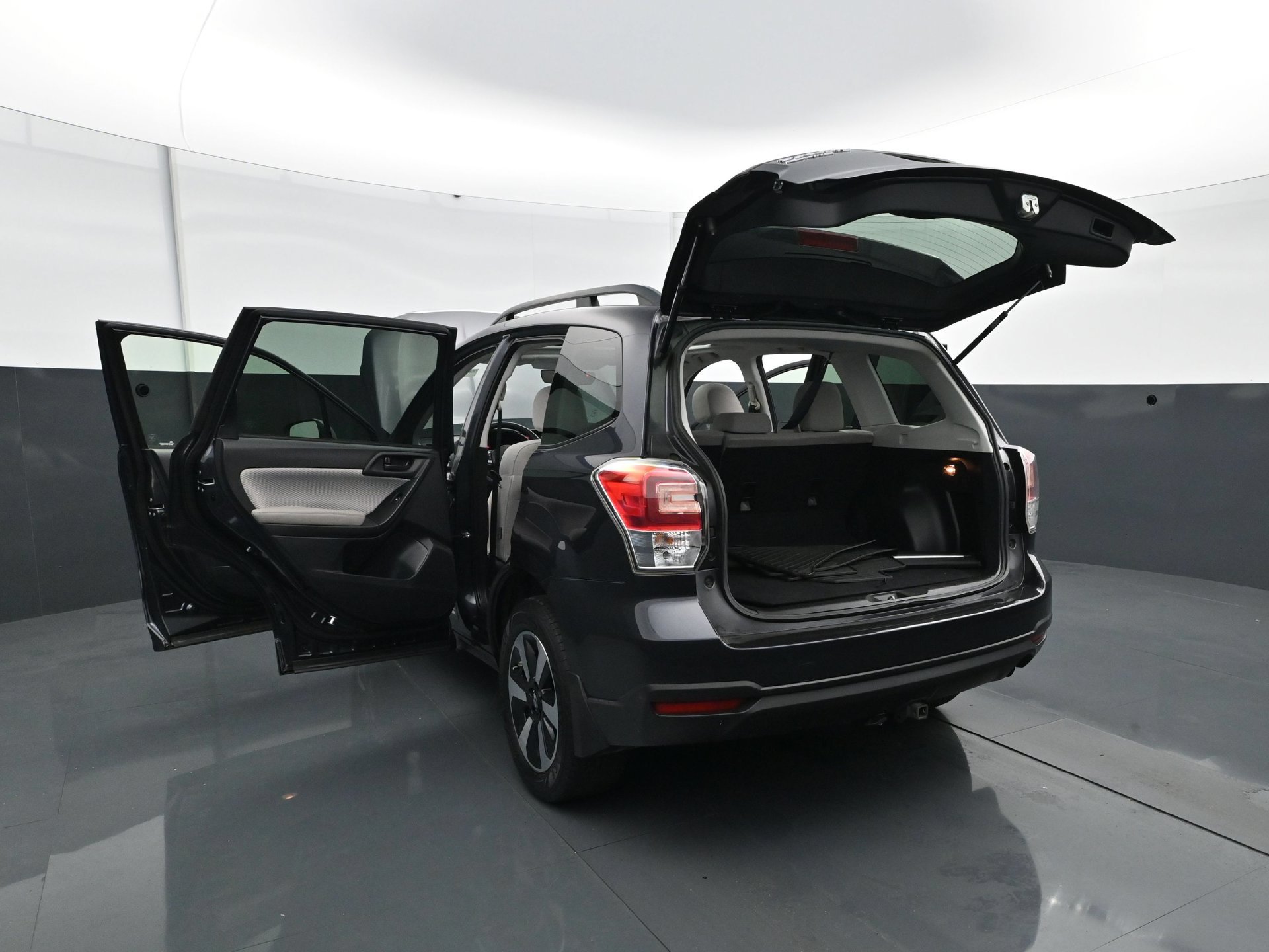 Used 2018 Subaru Forester 2.5i Premium w/ All-Weather Package AWD/4WD image 33