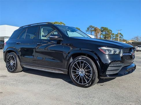 Used 2022 Mercedes-Benz GLE 350 w/ AMG Line Exterior image 2