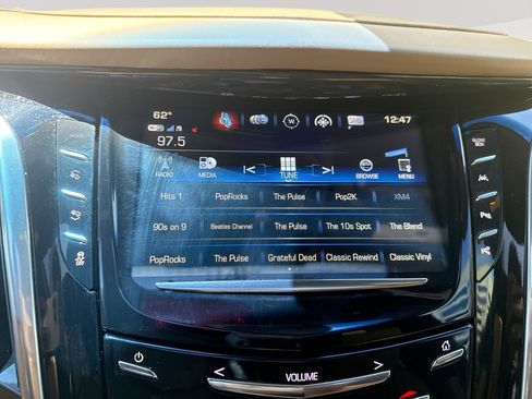 Used 2018 Cadillac Escalade ESV Platinum AWD/4WD image 12