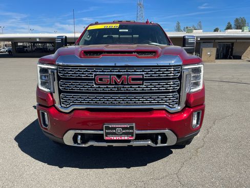 Used 2022 GMC Sierra 3500 Denali image 2
