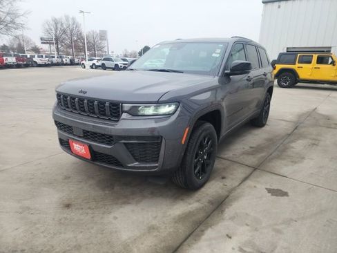 New 2026 Jeep Grand Cherokee L 4WD image 3