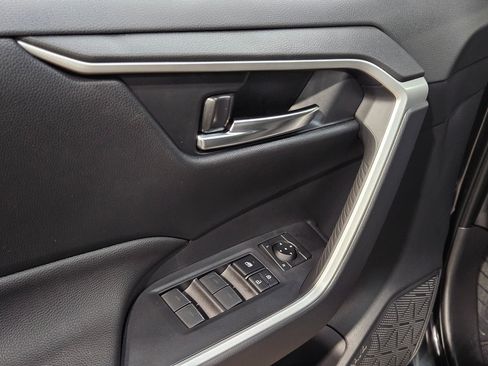 Certified 2025 Toyota RAV4 SE w/ Convenience Package image 20