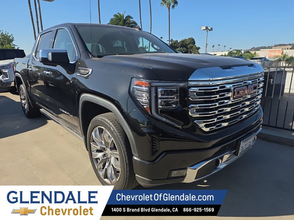 Used 2023 GMC Sierra 1500 Denali w/ Denali Reserve Package AWD/4WD image 2