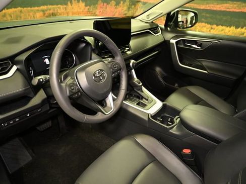 Used 2025 Toyota RAV4 XLE Premium image 21