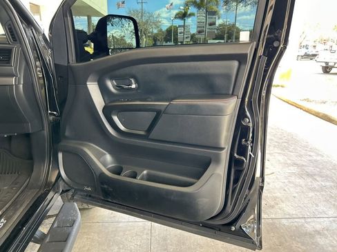 Used 2021 Nissan Titan PRO-4X w/ Pro-4x Convenience Package AWD/4WD image 29