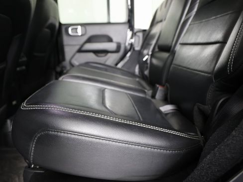 Used 2022 Jeep Wrangler Unlimited Sahara image 8