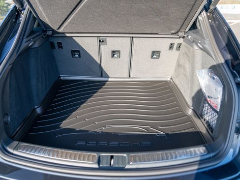 New 2026 Porsche Macan AWD/4WD image 28