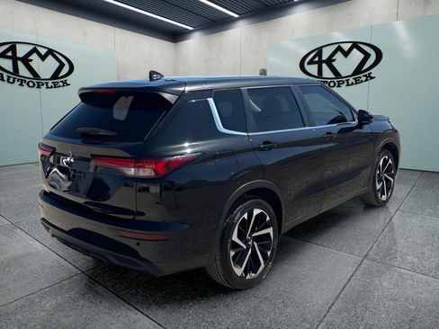 Used 2022 Mitsubishi Outlander ES FWD image 3