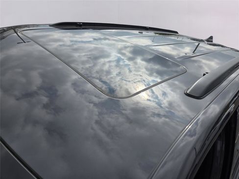 New 2025 Jeep Grand Cherokee L Altitude RWD image 31