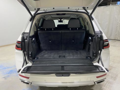 Used 2024 BMW X7 xDrive40i w/ Premium Package image 33