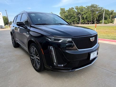 Used 2024 Cadillac XT6 Sport w/ Technology Package AWD/4WD image 6