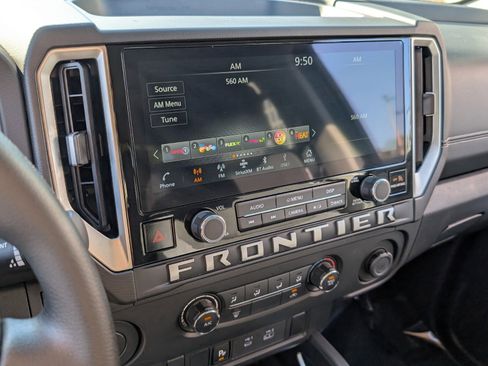 Certified 2025 Nissan Frontier SV image 17
