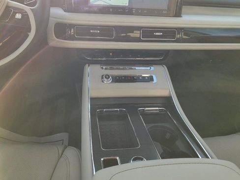 New 2026 Lincoln Aviator Reserve AWD/4WD image 16