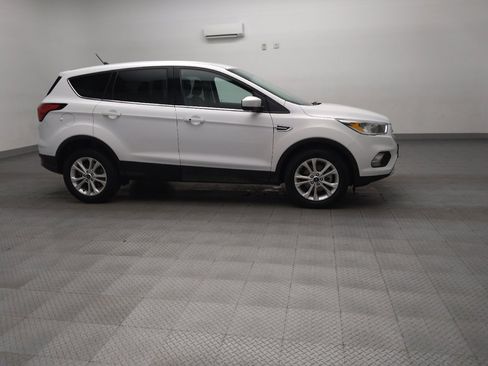 Used 2019 Ford Escape SE FWD image 11