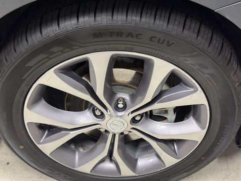 Used 2019 Chrysler Pacifica Limited FWD image 9