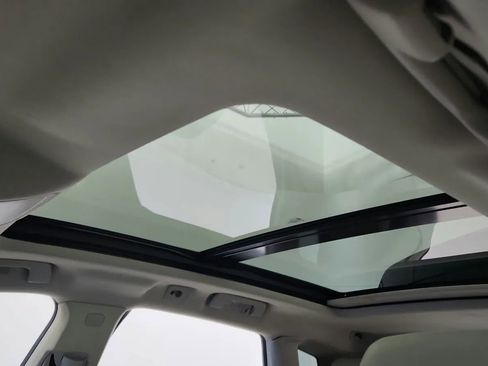 Used 2016 Cadillac SRX Luxury w/ Driver Awareness Package image 16