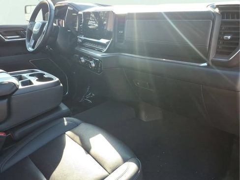 Used 2025 GMC Sierra 1500 SLT AWD/4WD image 26