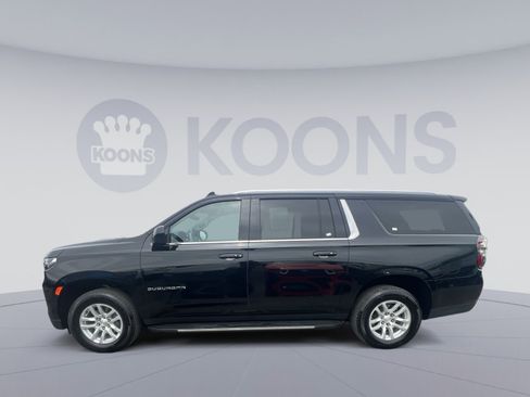 Used 2024 Chevrolet Suburban LT AWD/4WD image 7